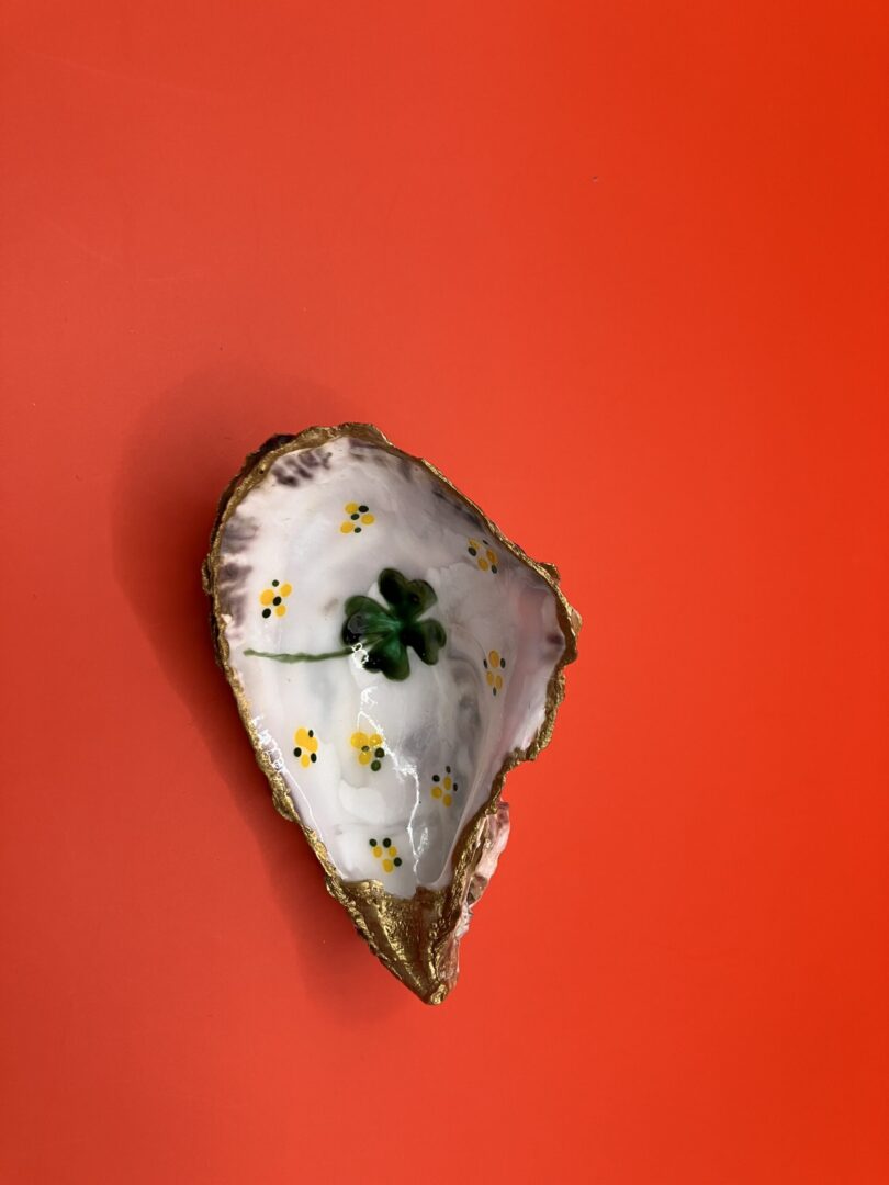 Uitgelichte afbeelding voor “Oesterschelp, klavertje vier”