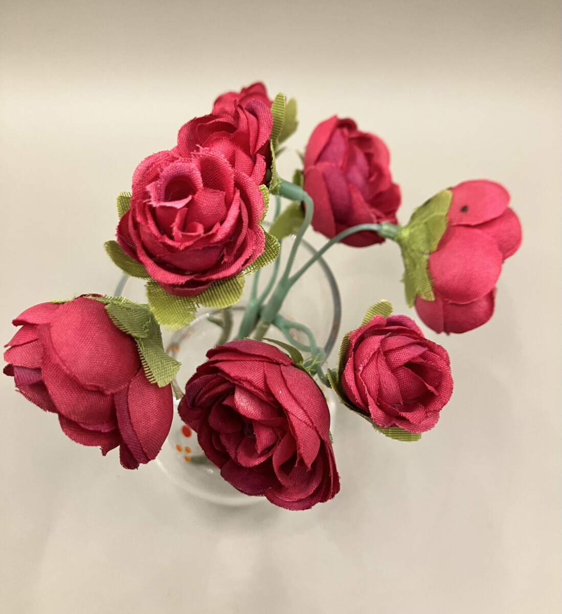 Vaasje van glas met rood/oranje stippen en bloemen - Afbeelding 2