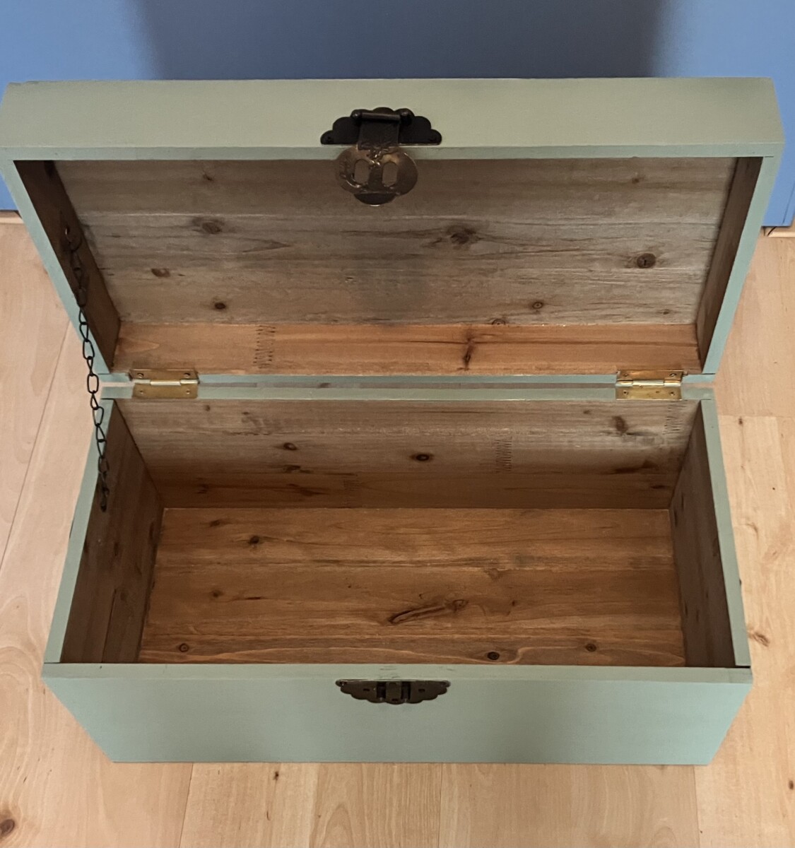 Houten kist, in zacht groen en bloemenprint op deksel - Afbeelding 5