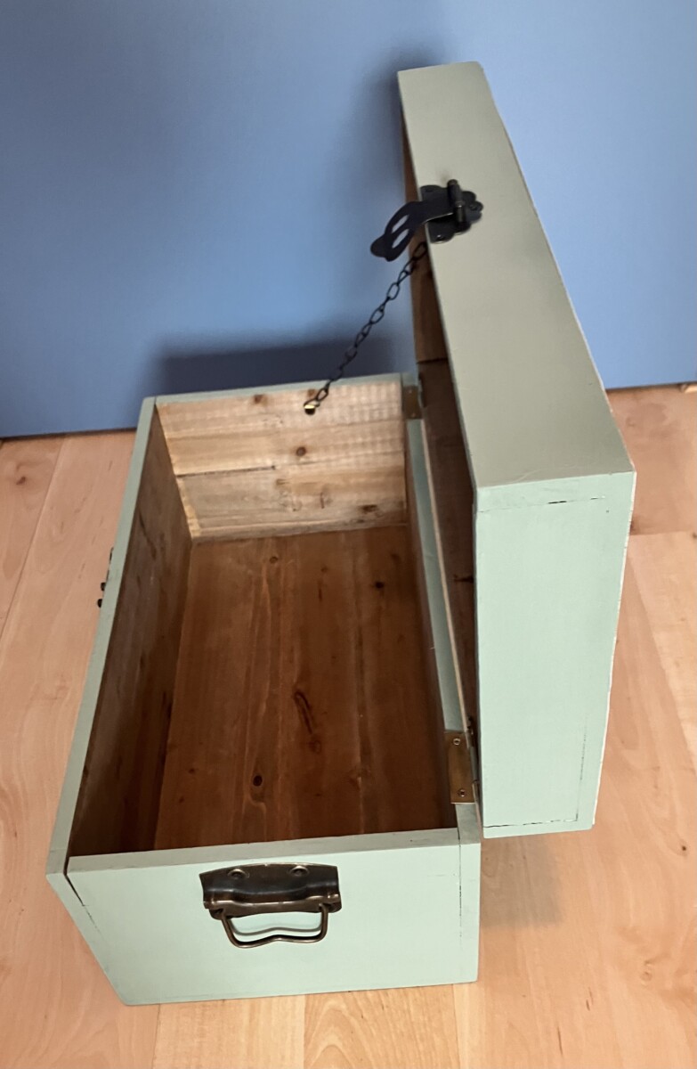 Houten kist, in zacht groen en bloemenprint op deksel - Afbeelding 6