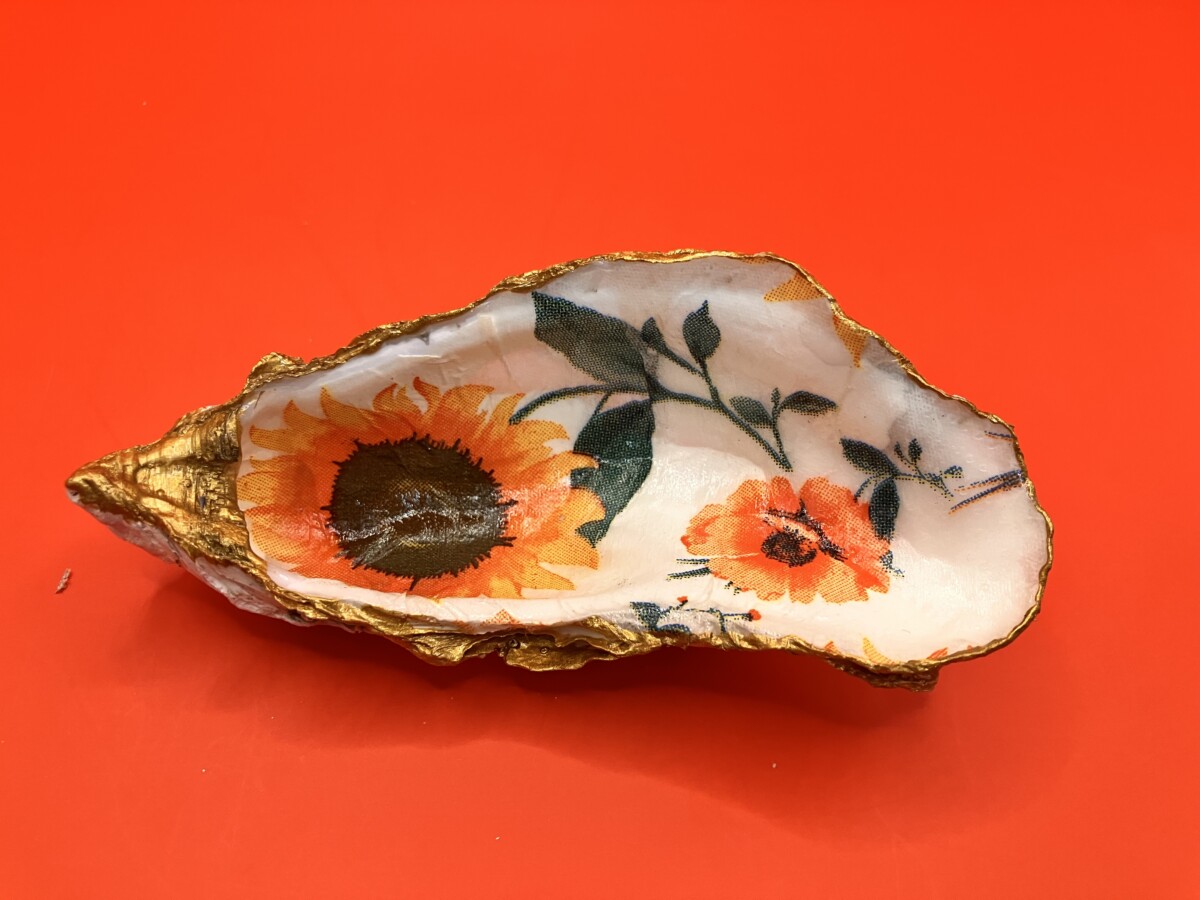 Uitgelichte afbeelding voor “Oesterschelp, zonnebloemen”