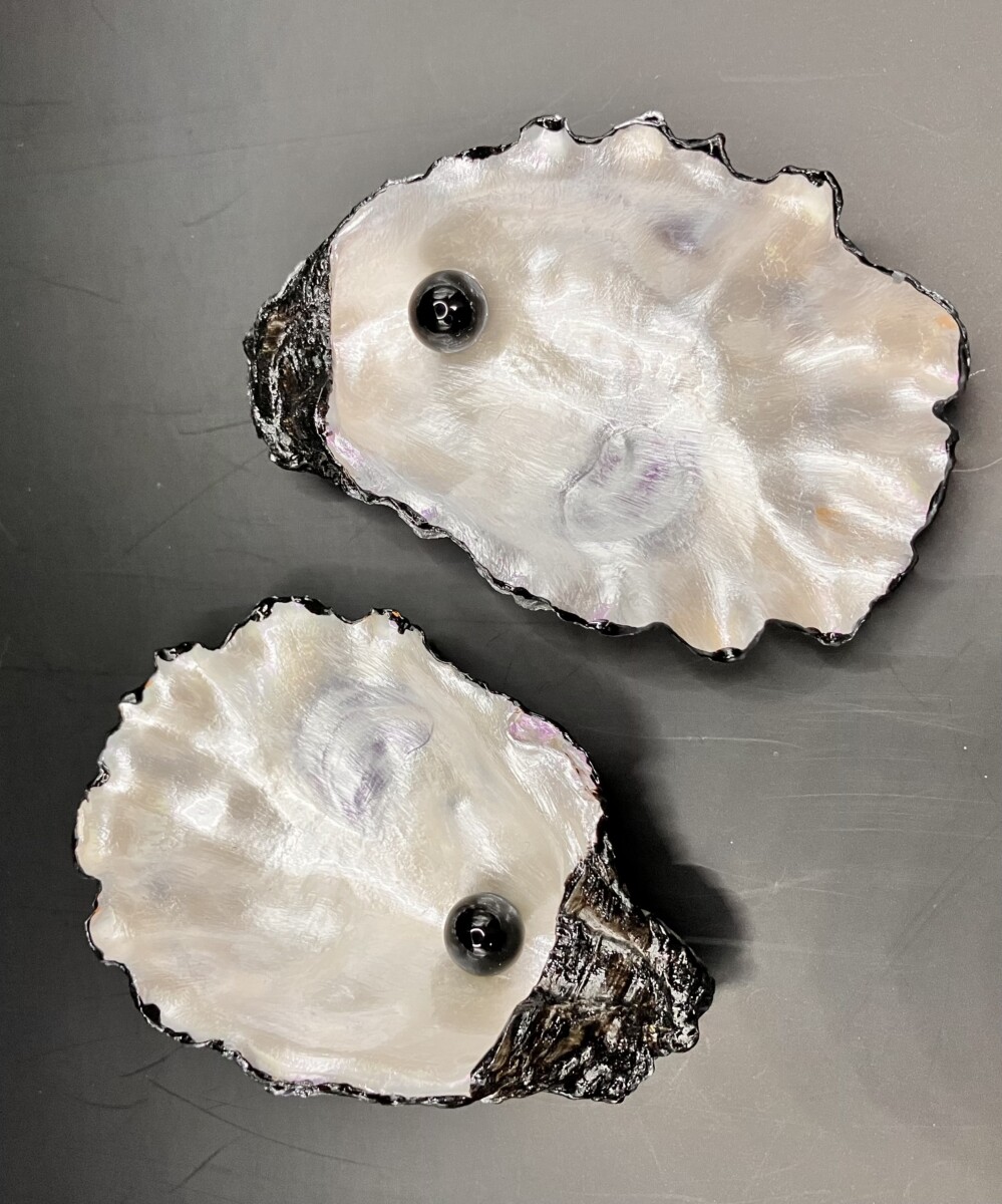 Set van twee oesterschelpen in zwart/wit/zilver - Afbeelding 2