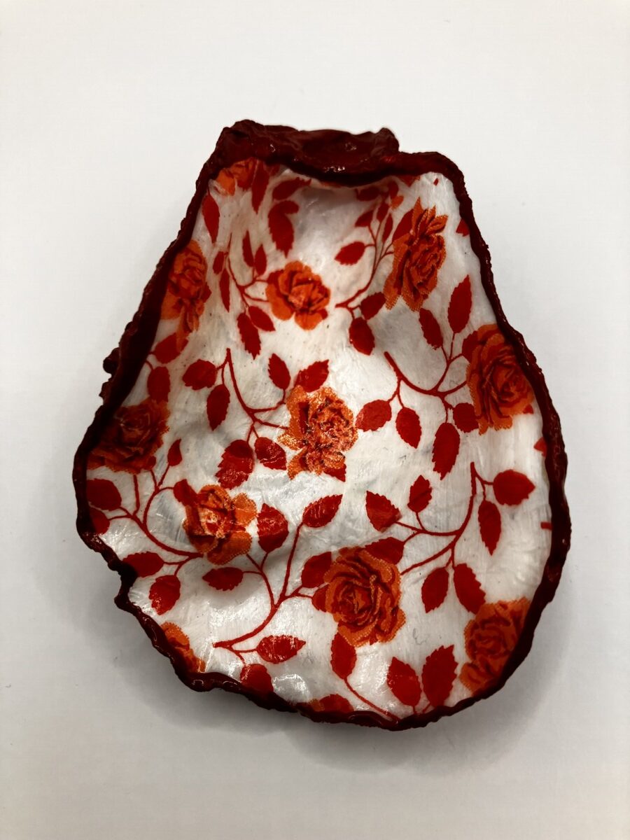 Vrolijk setje schelpenhangers met rode bloemen - Afbeelding 2
