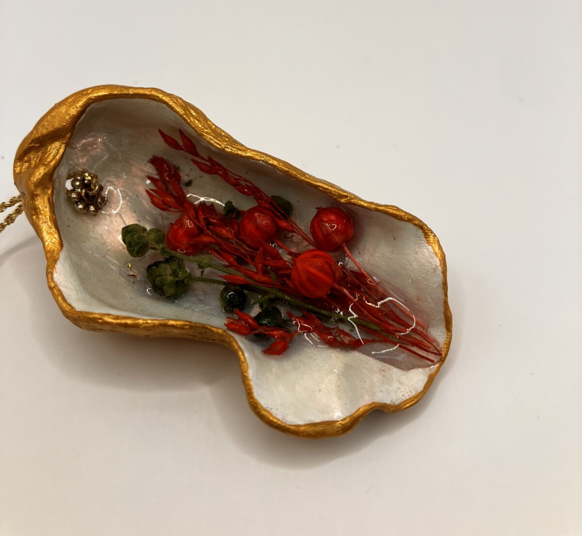 Vrolijk setje schelpenhangers met rode bloemen - Afbeelding 3