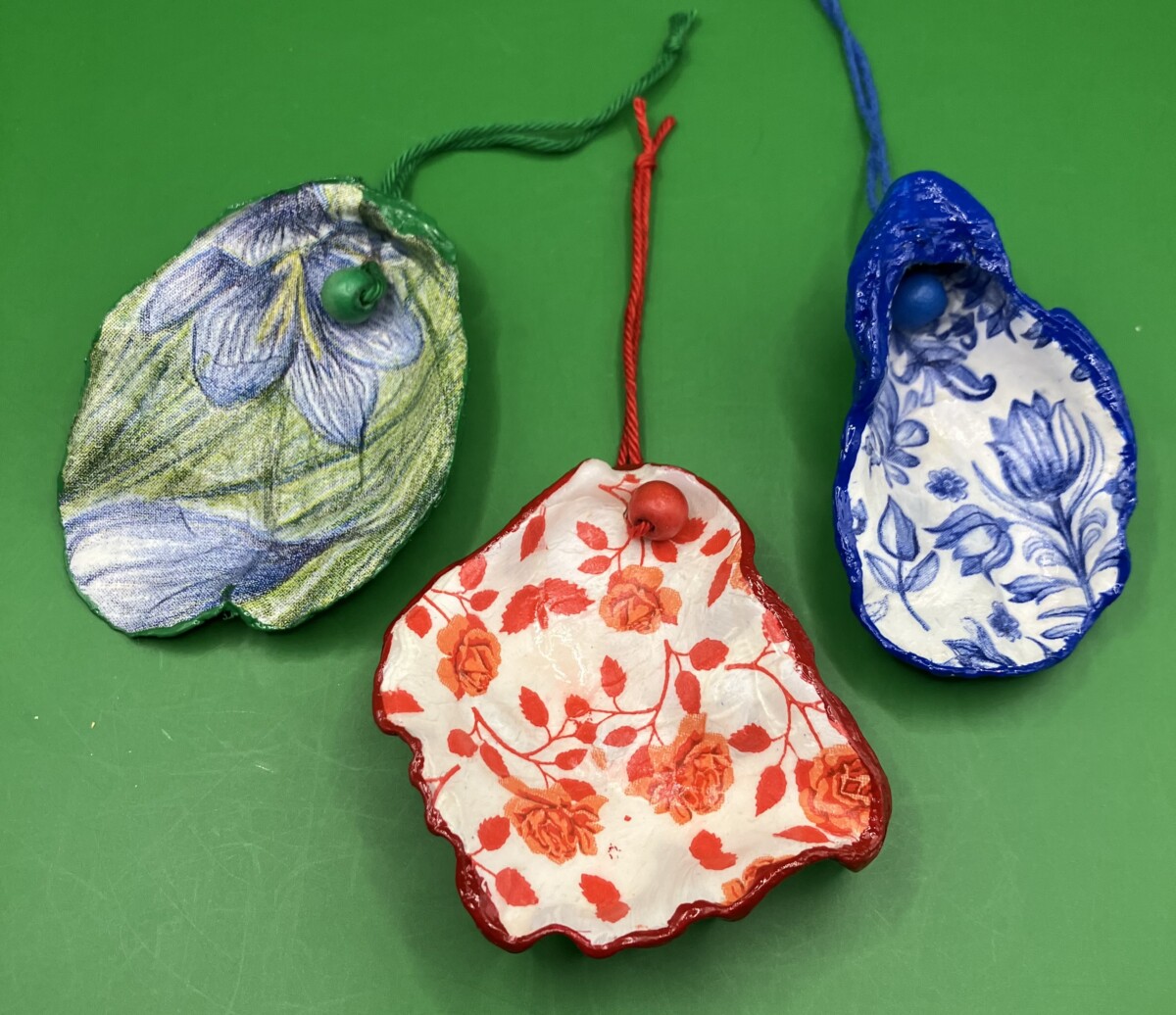 Uitgelichte afbeelding voor “Set van drie vrolijke (kerstboom)hangers”