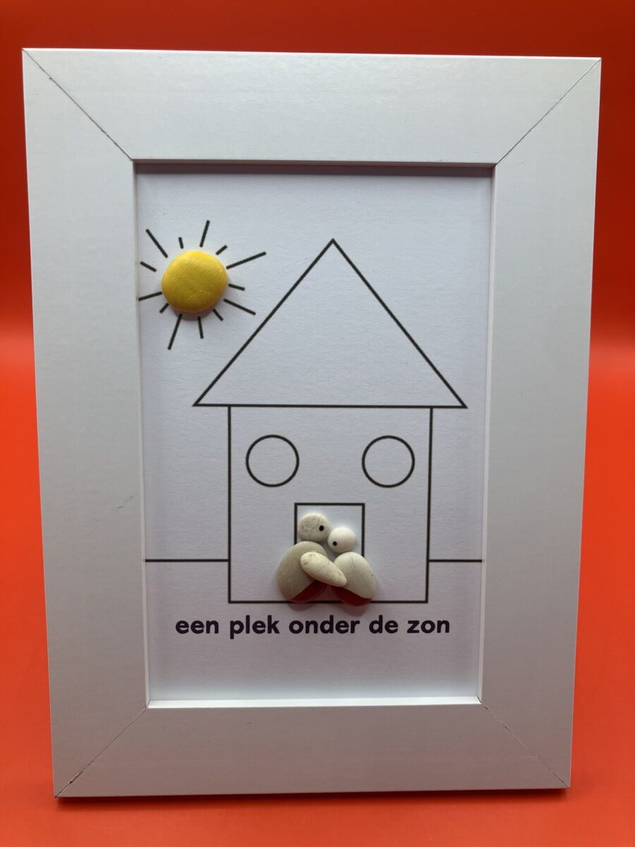 Uitgelichte afbeelding voor “Stenen schilderij 'een plek onder de zon'”