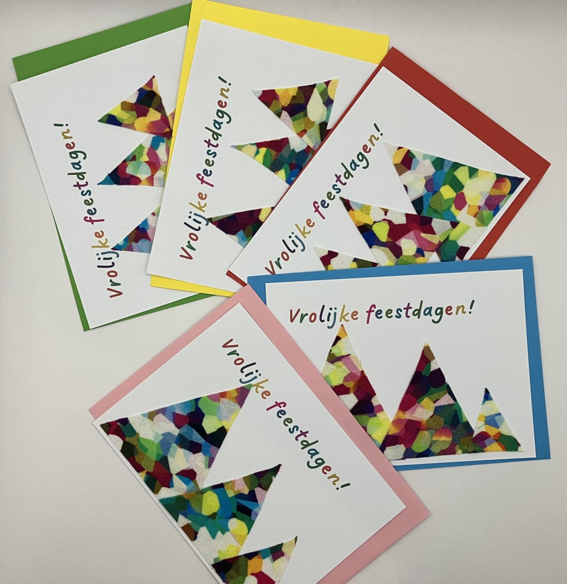 Uitgelichte afbeelding voor “Set van vijf vrolijke feestdagen kaarten”