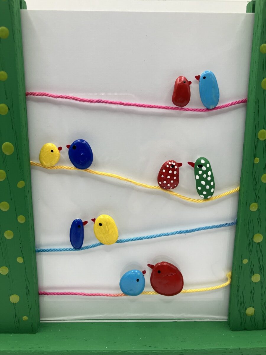 Superleuk stenen 'schilderij' met gekleurde vogeltjes - Afbeelding 2